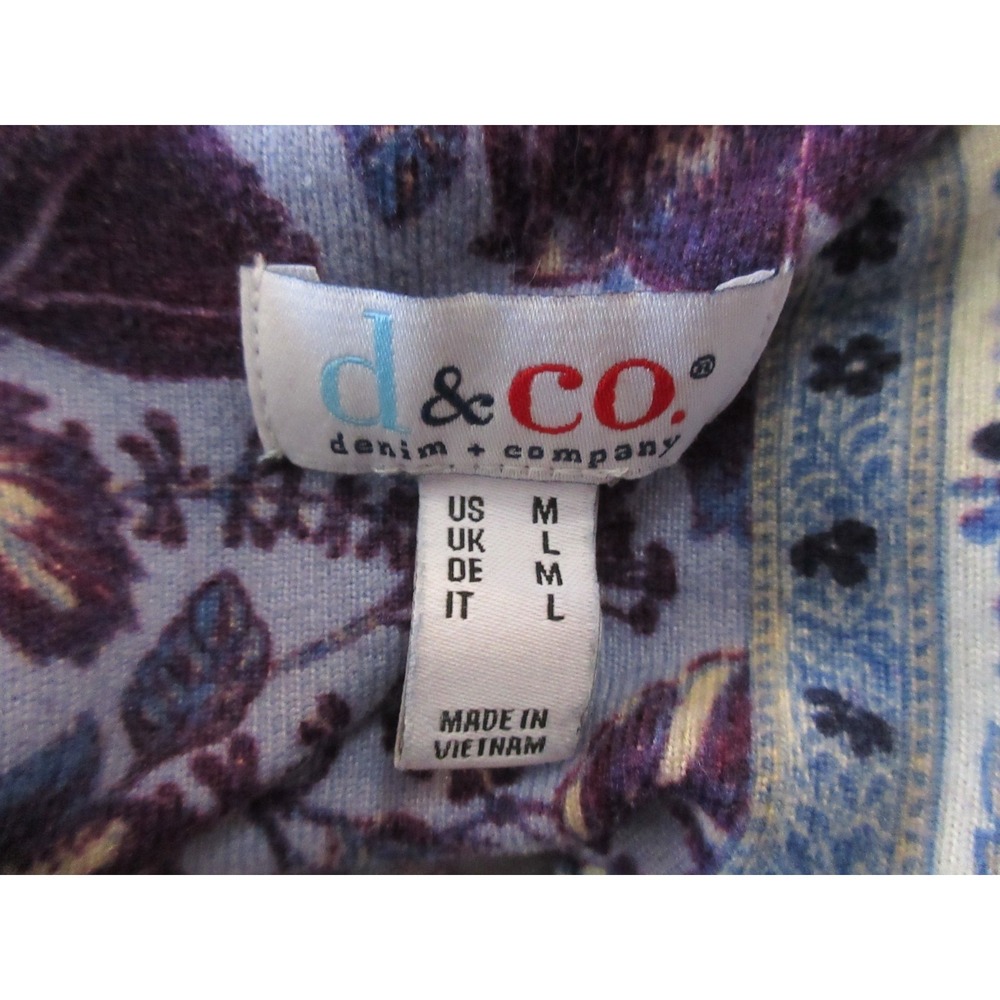 d&co Light Weight Pull Over Sweater Size Medium - Picture 5 of 5